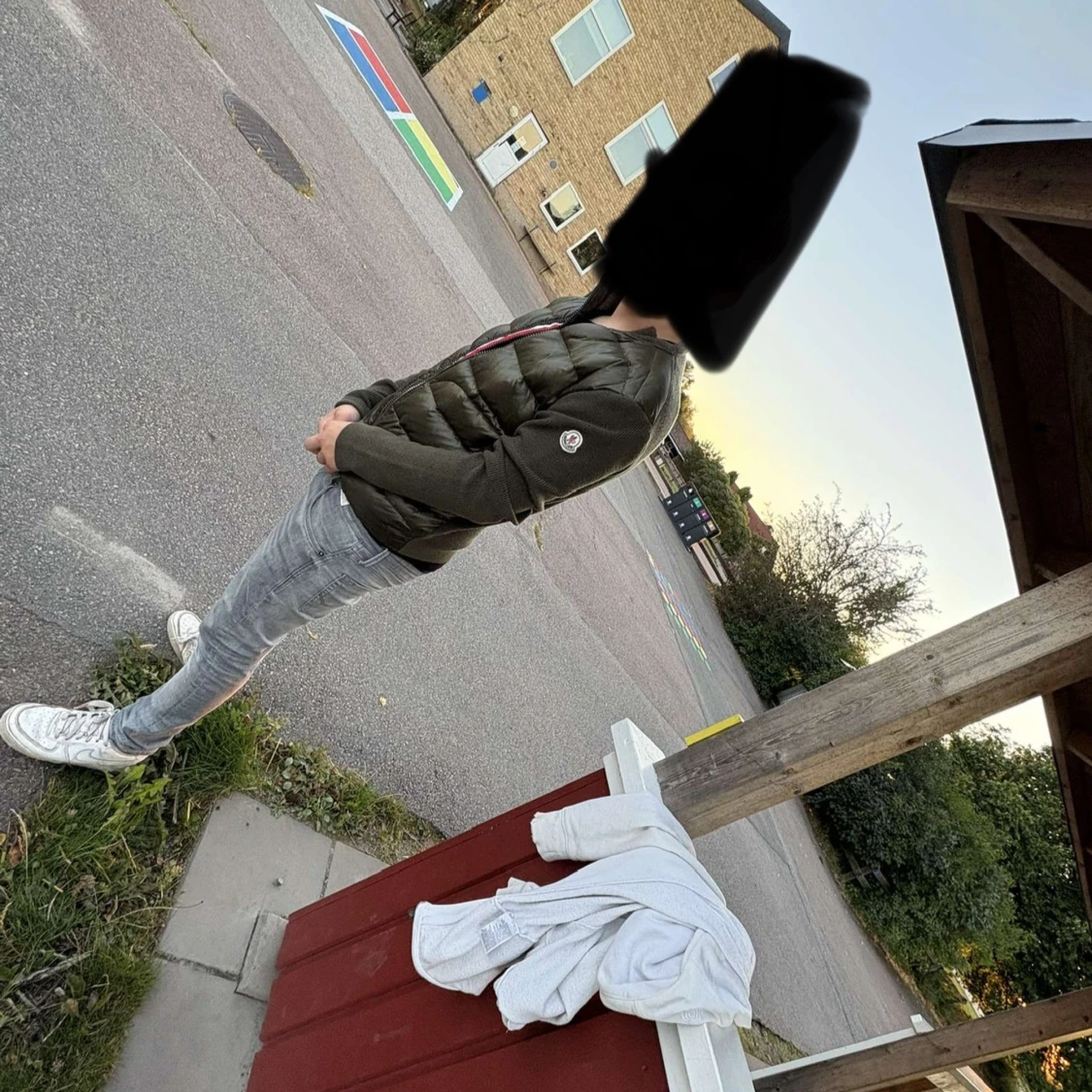 Mörkgrön dunväst från Moncler