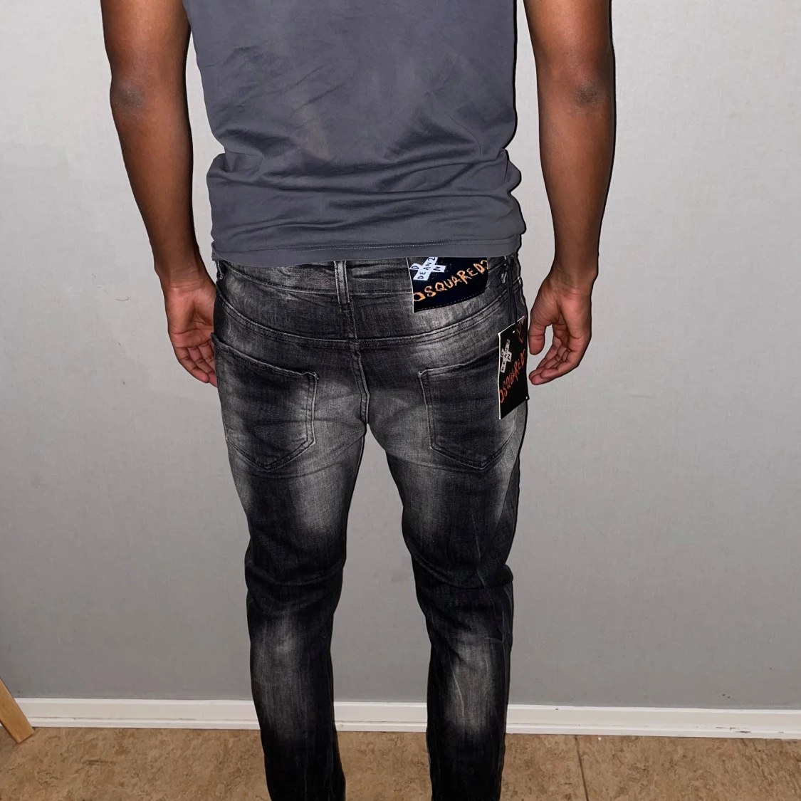Dsq2 jeansen strl 48  - 1