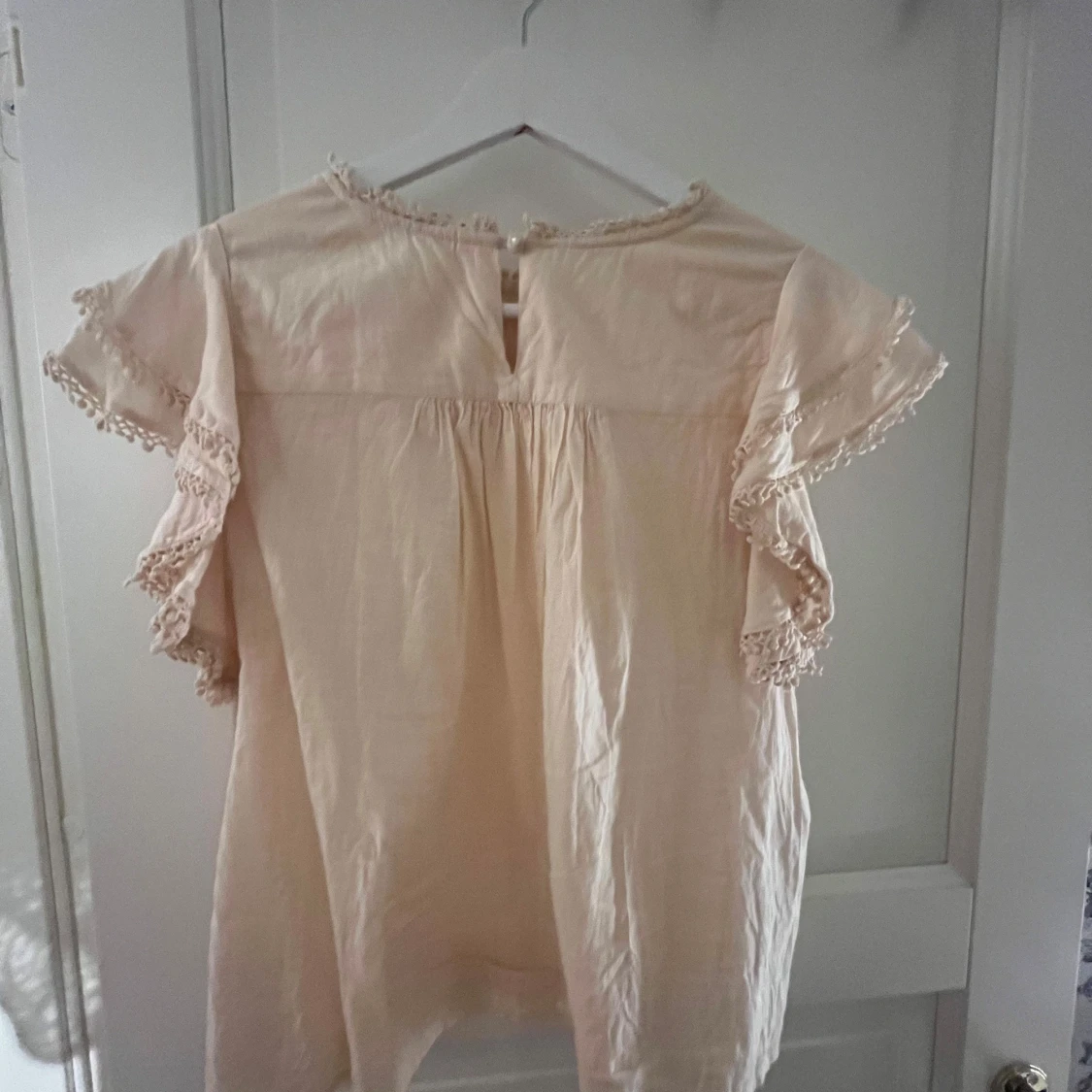 Beige blus med spets från Mango - 1