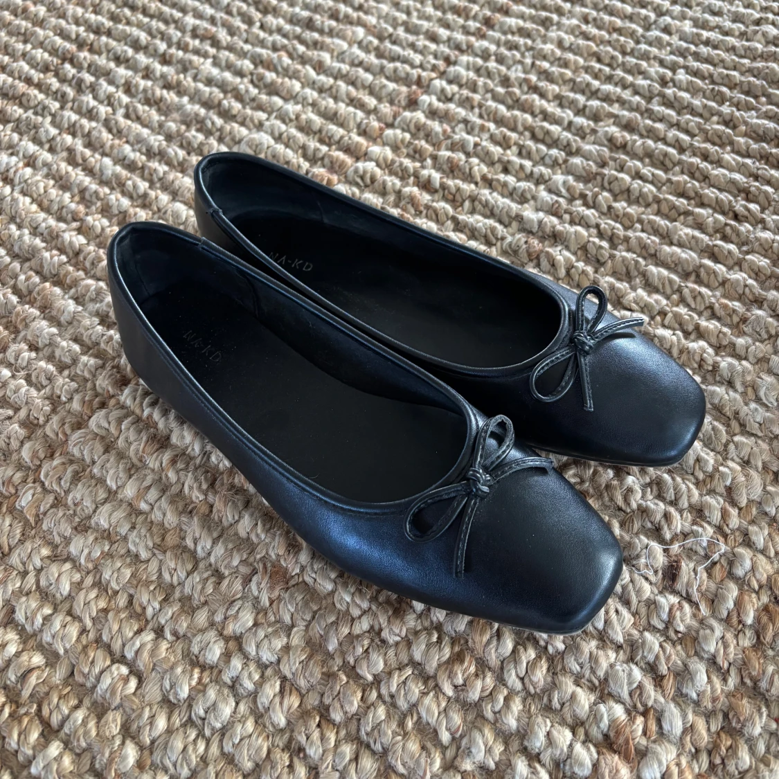 Svarta ballerinaskor med rosett från NA-KD - 2