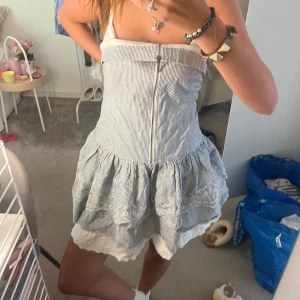 Populär klänning Zara - Super fin å går inte att få tag på nån stanns!🥰