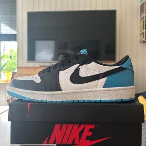Air Jordan 1 retro low og - Cond 9/10 Använda 2-3 gånger