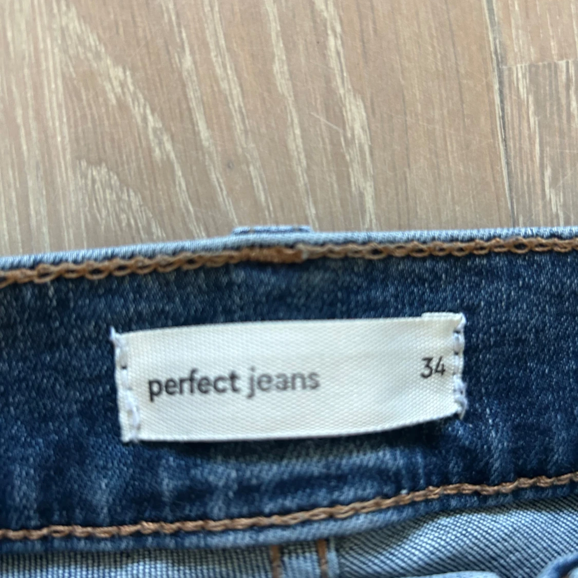 Blå bootcut jeans från Gina Tricot - 2