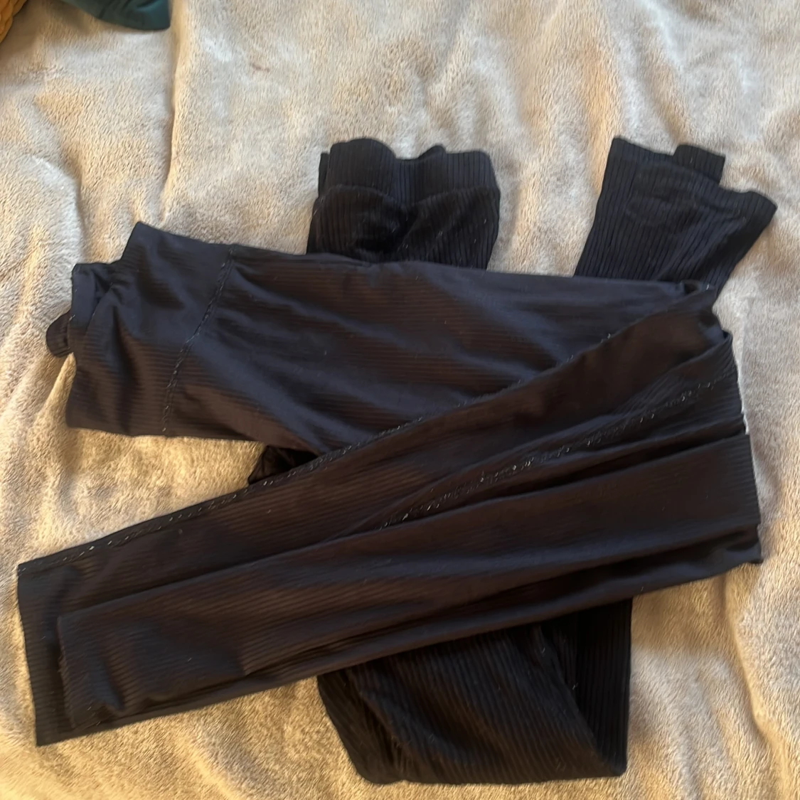 Svarta ribbade leggings