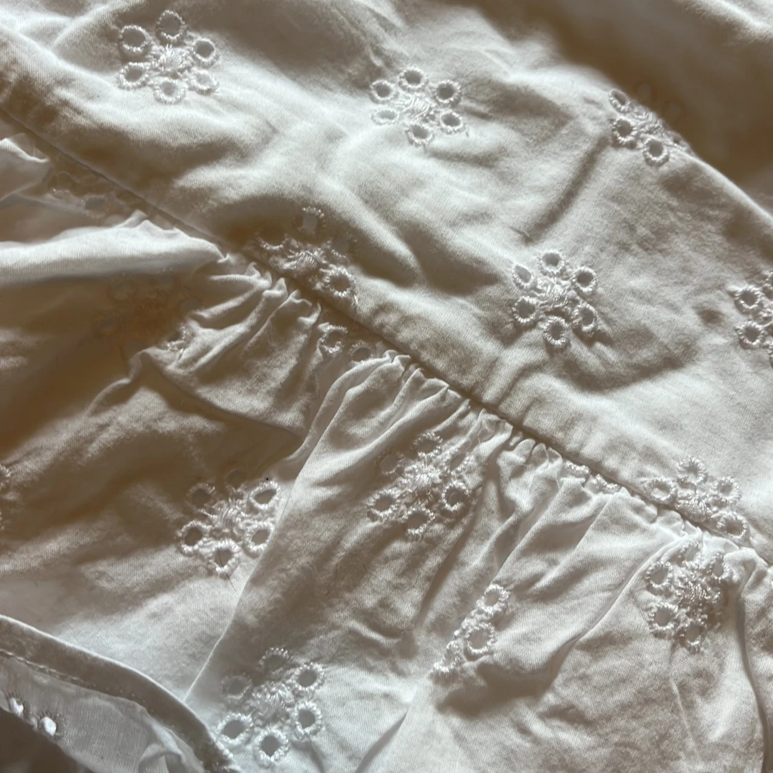 Vitt linne från Gina Tricot - 1