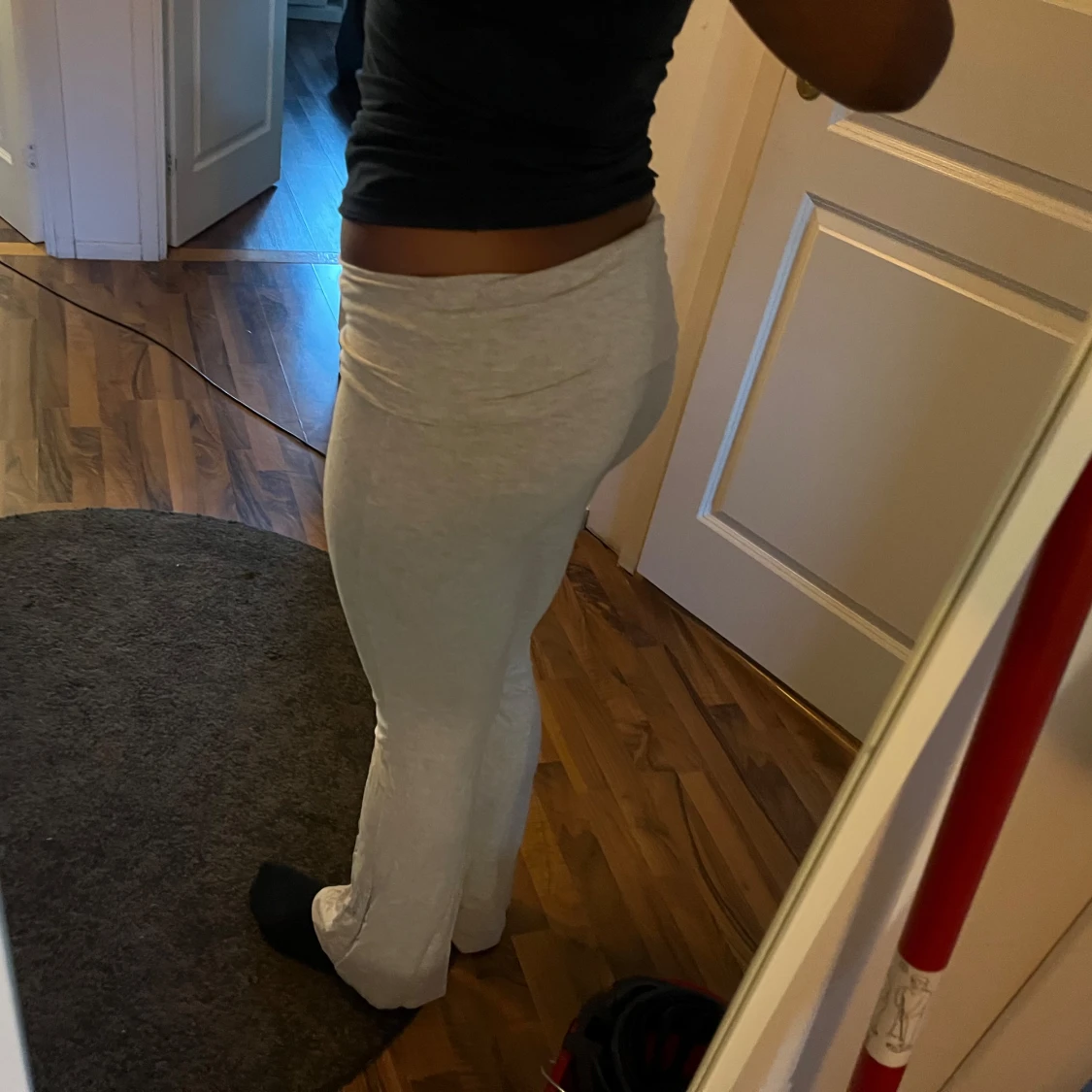 Ljusgrå yogapants med bootcut - 1