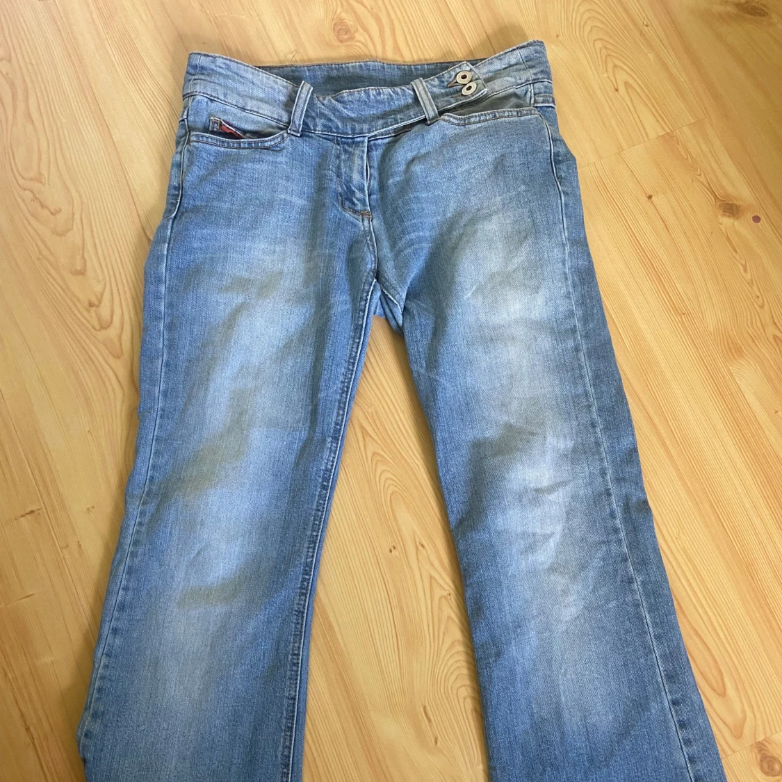 Ljusblå bootcut jeans från Vila