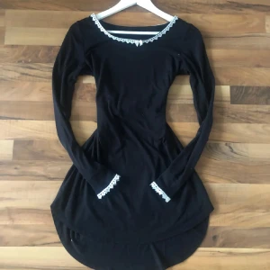 Klänning - Supersöt klänning som tyvärr inte passar mig. Kom gärna med frågor. 💕