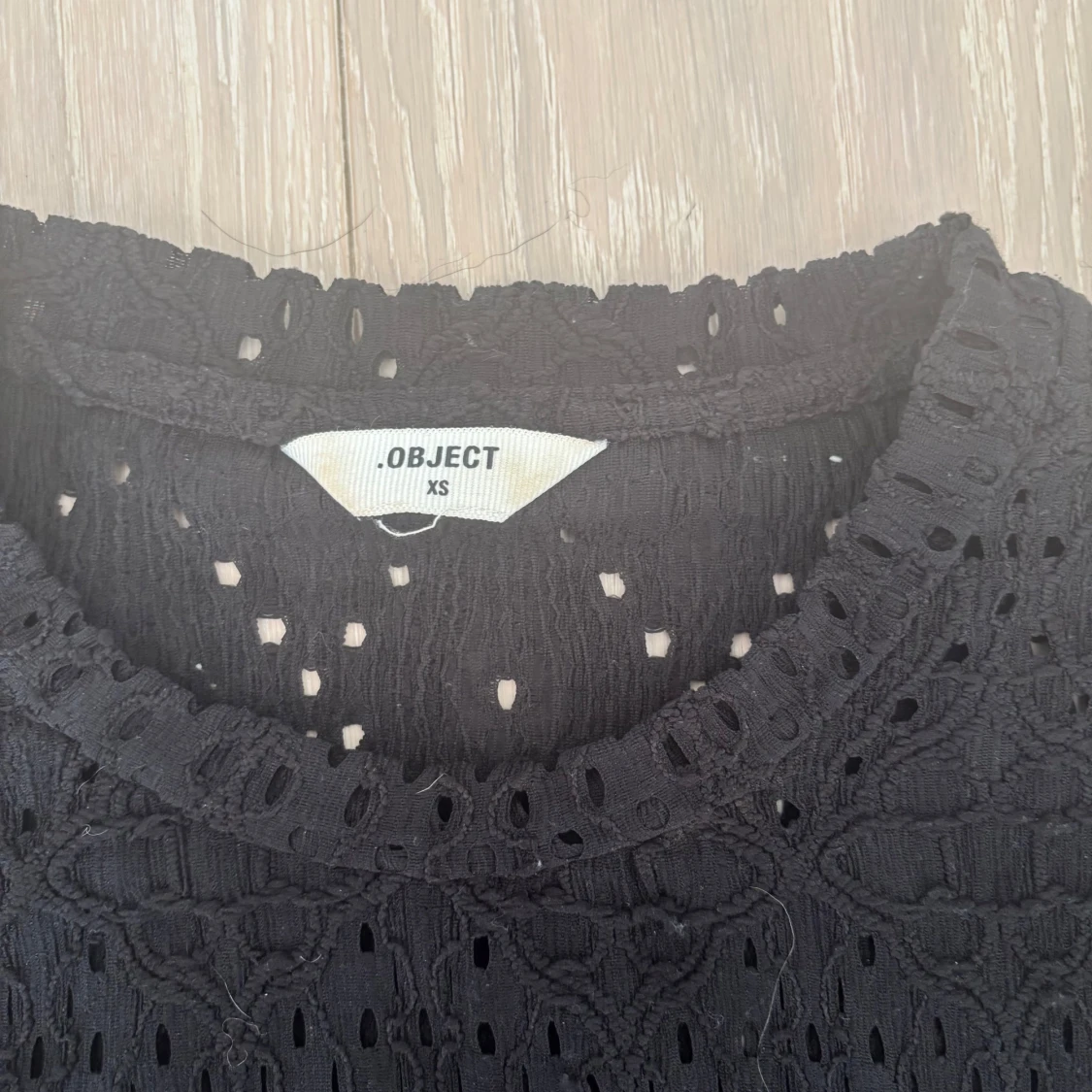 Svart spetsblus från Vero Moda  XS - 1