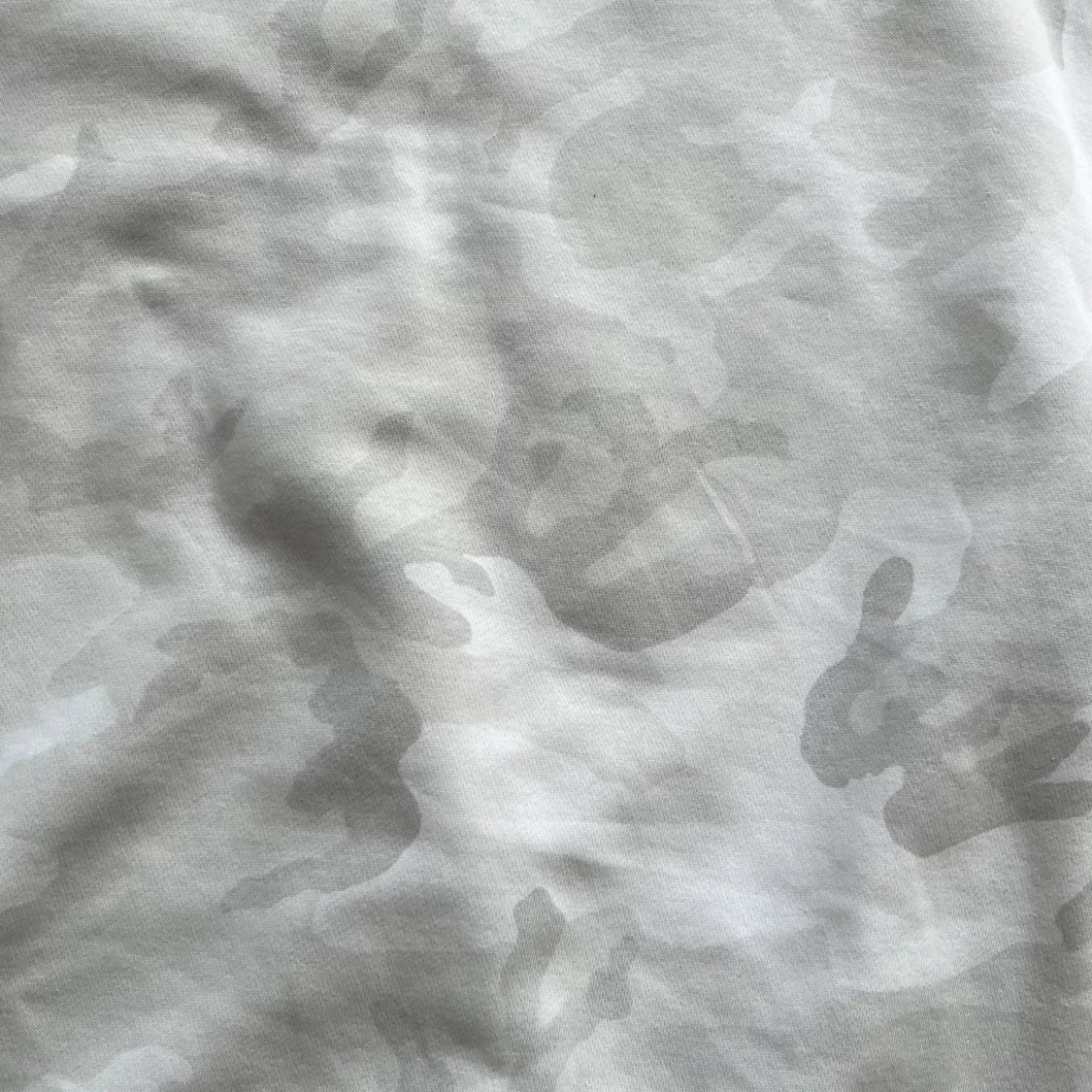 Vit camomönstrad sweatshirt från Jordan - 3