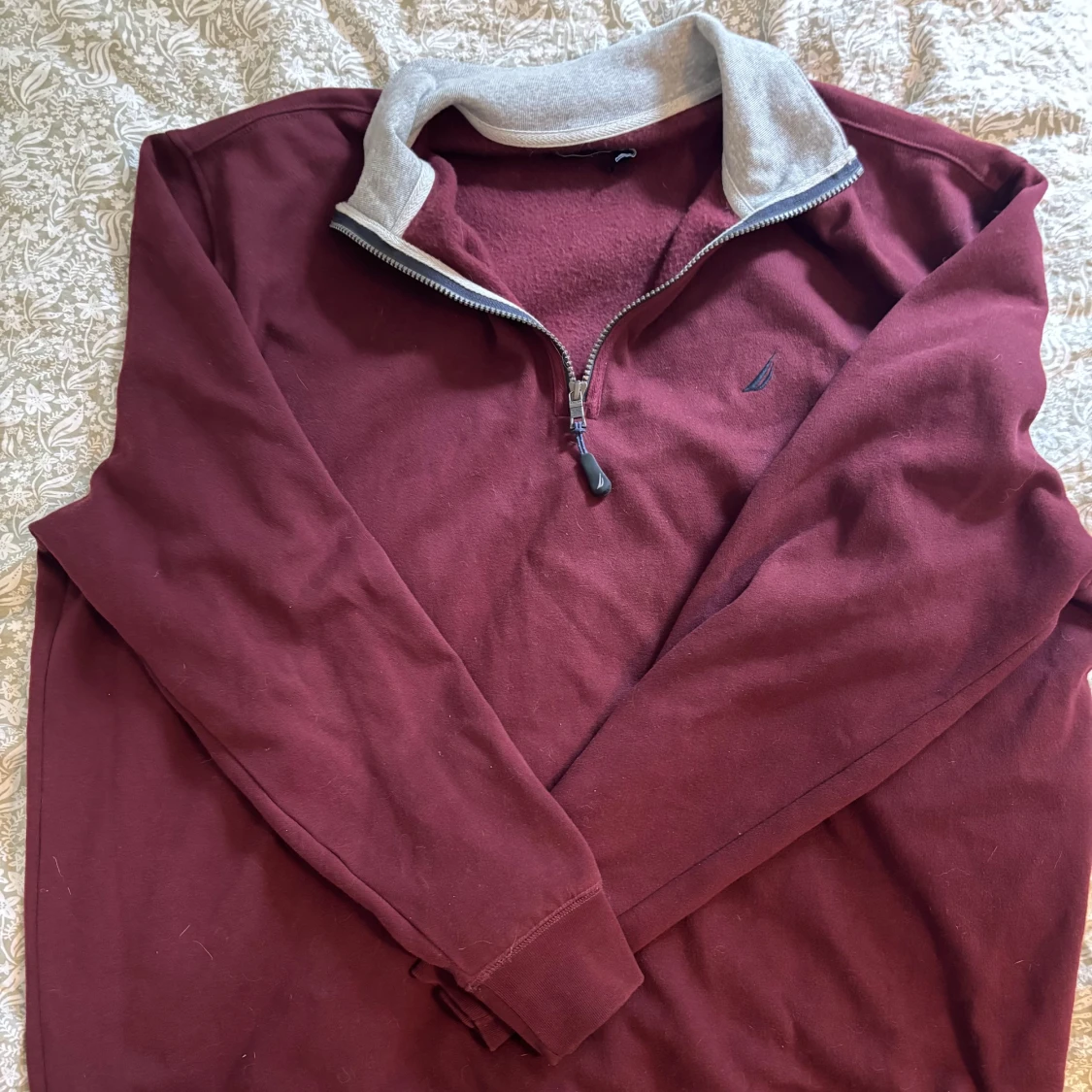 Vinröd fleece-tröja med halv dragkedja från Nautica - 1