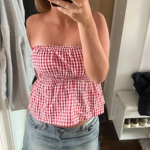 Rutig topp - Jätte fin rutmönstrad topp, nyskick! Perfekt till sommaren!