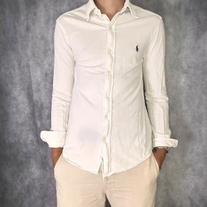 Ralph lauren skjorta - Mycket fint skick | Size S  | fraktar spårbart inom 24 timmar |  för att köpa klicka ” köp nu” | vid frågor skriv ett meddelande |