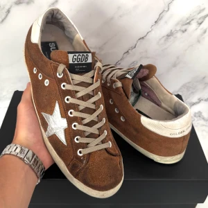Golden Goose Skor | 45 - Golden Goose Superstar sneakers | Grymt skick | Endast skorna ingår | INGA BYTEN | Fraktar spårbart eller möts upp i Täby
