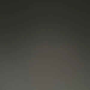 Victoria's Secret Bare Vanilla set - Säljer ett set med Victoria's Secret Bare Vanilla, innehållande en doftmist och en lotion. Båda är i snygga roséguldfärgade förpackningar med svarta detaljer. Doften är söt och krämig med tydliga vaniljtoner. Perfekt för dig som älskar varma, mjuka dofter. Säljer båda tillsammans