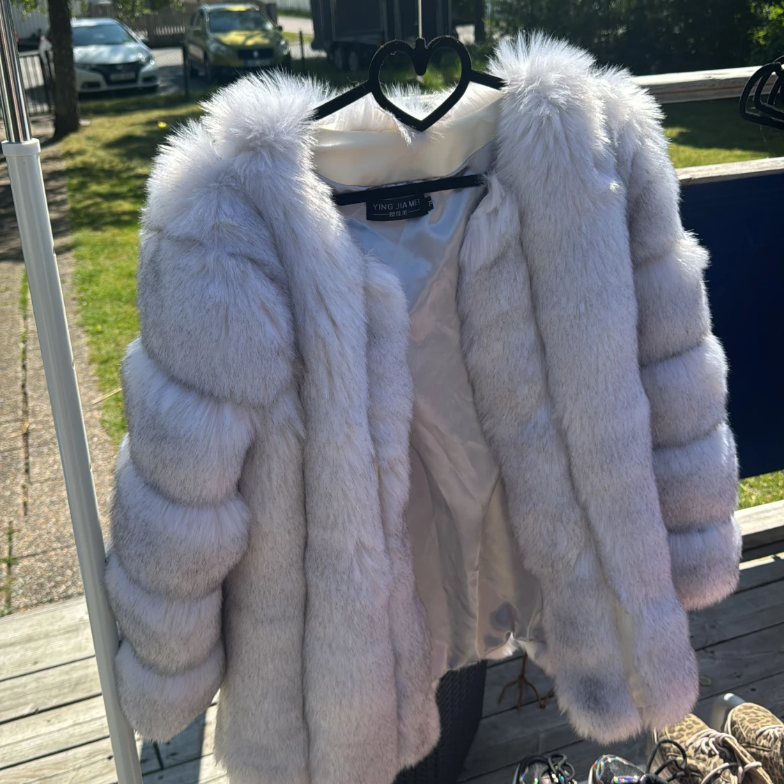 Vit pälsväst från Ying Jia Mei XL - 3