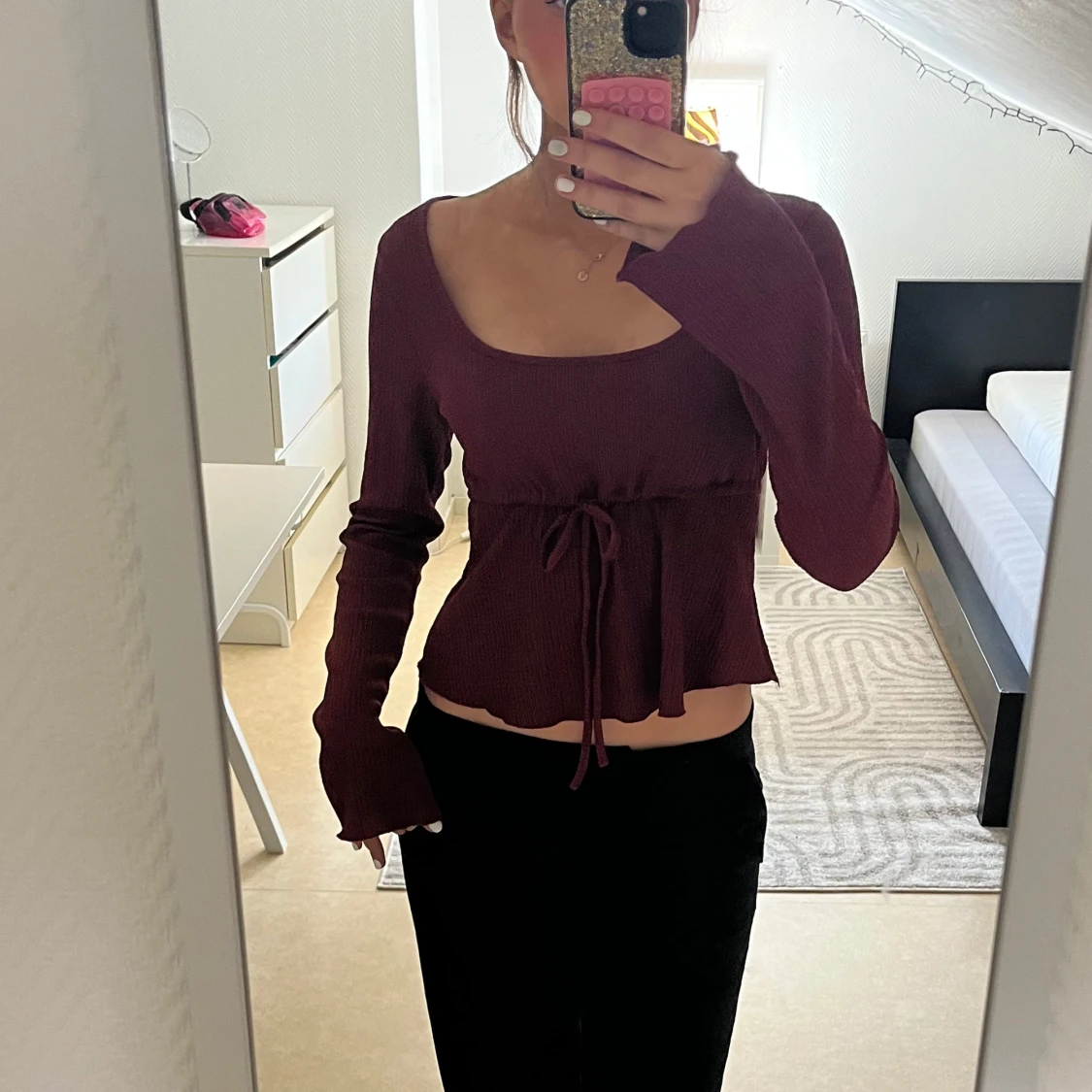 Vinröd topp med knytning - 1