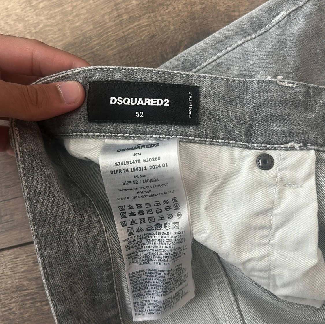 Grå Dsquared2 jeans med färgstänk - 3