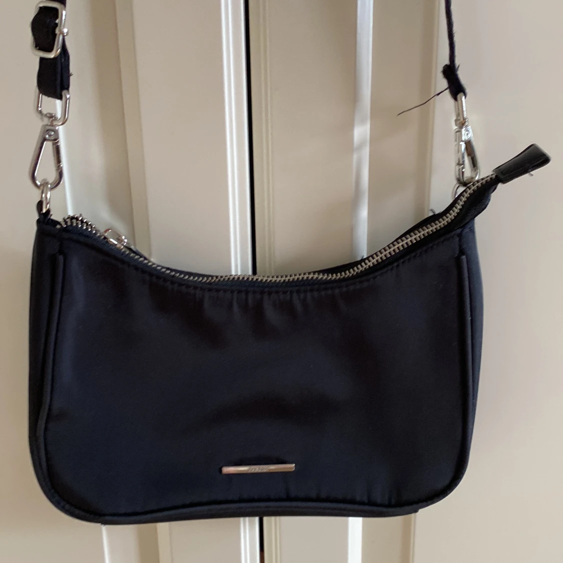 Svart axelväska från Bershka - 1