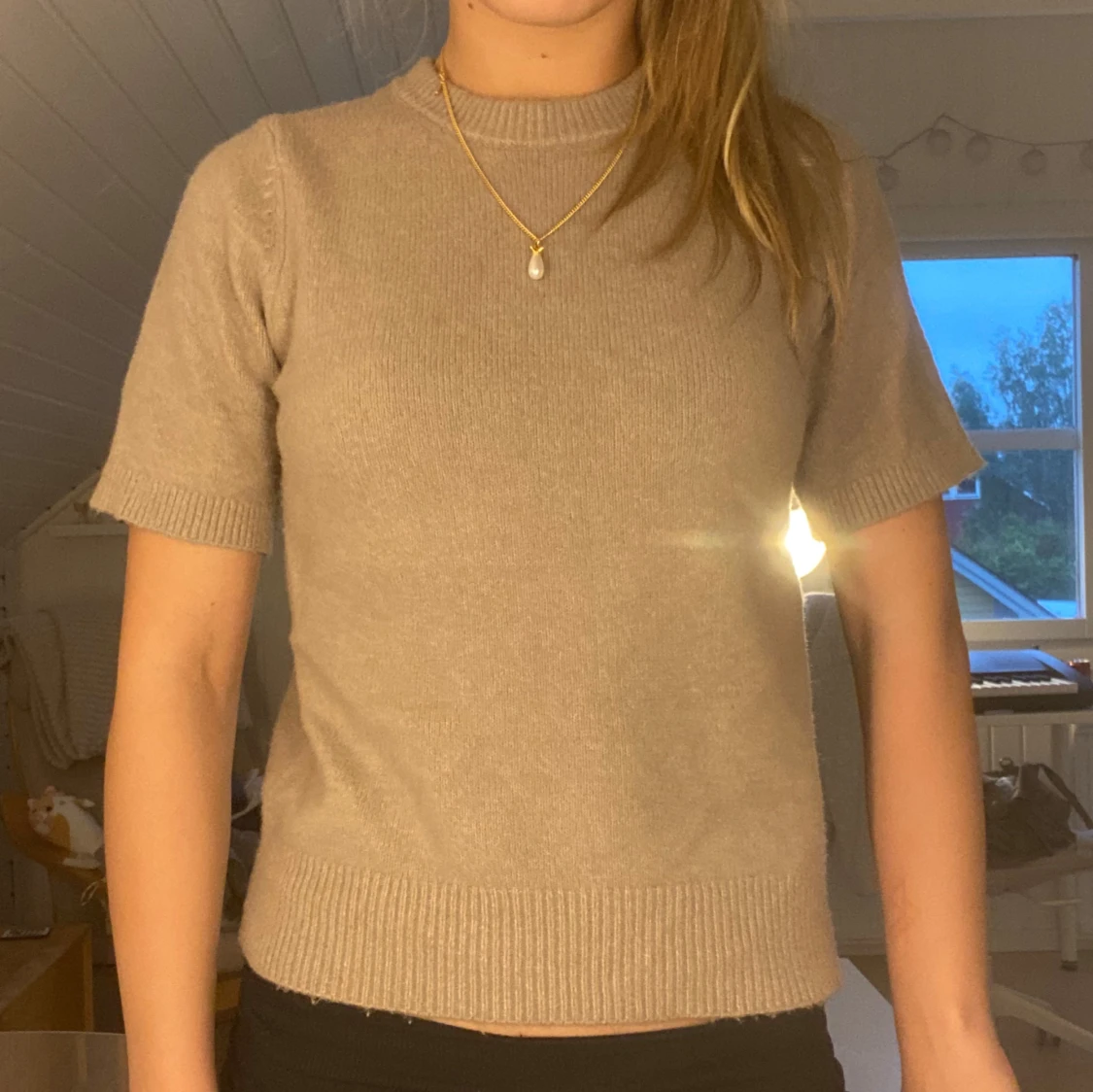 Beige stickad kortärmad tröja - 3