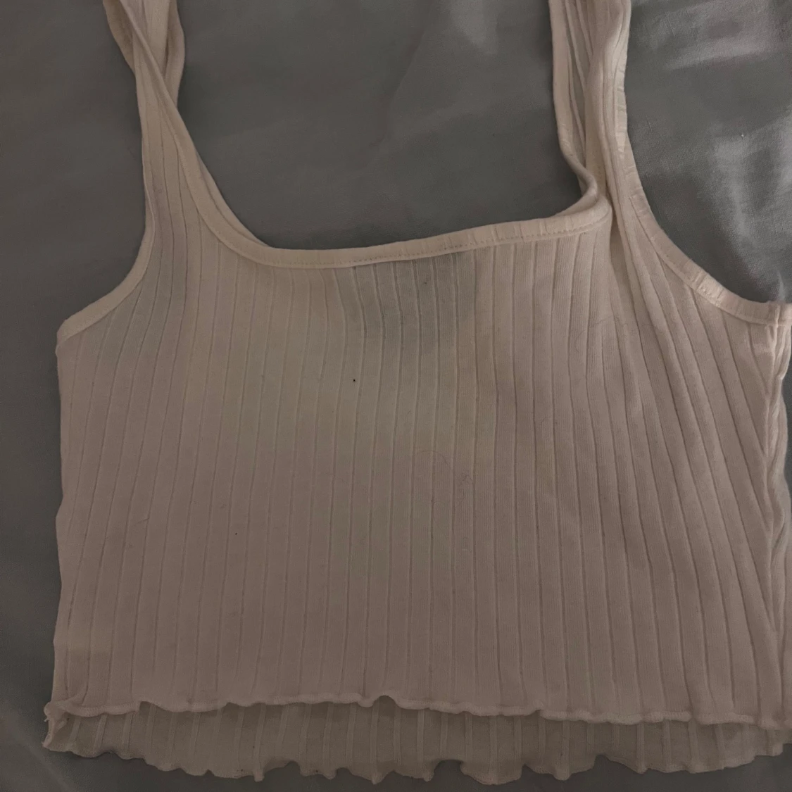 Vit ribbad croppad sommartopp - 2