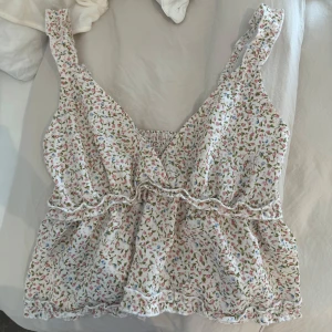 Söt topp - Söt topp från Shein , storlek XS 🌸
