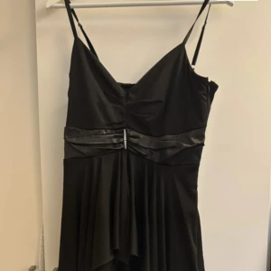 Klänning  - Långklänning/balklänning från BodyFlirt. Fint skick 