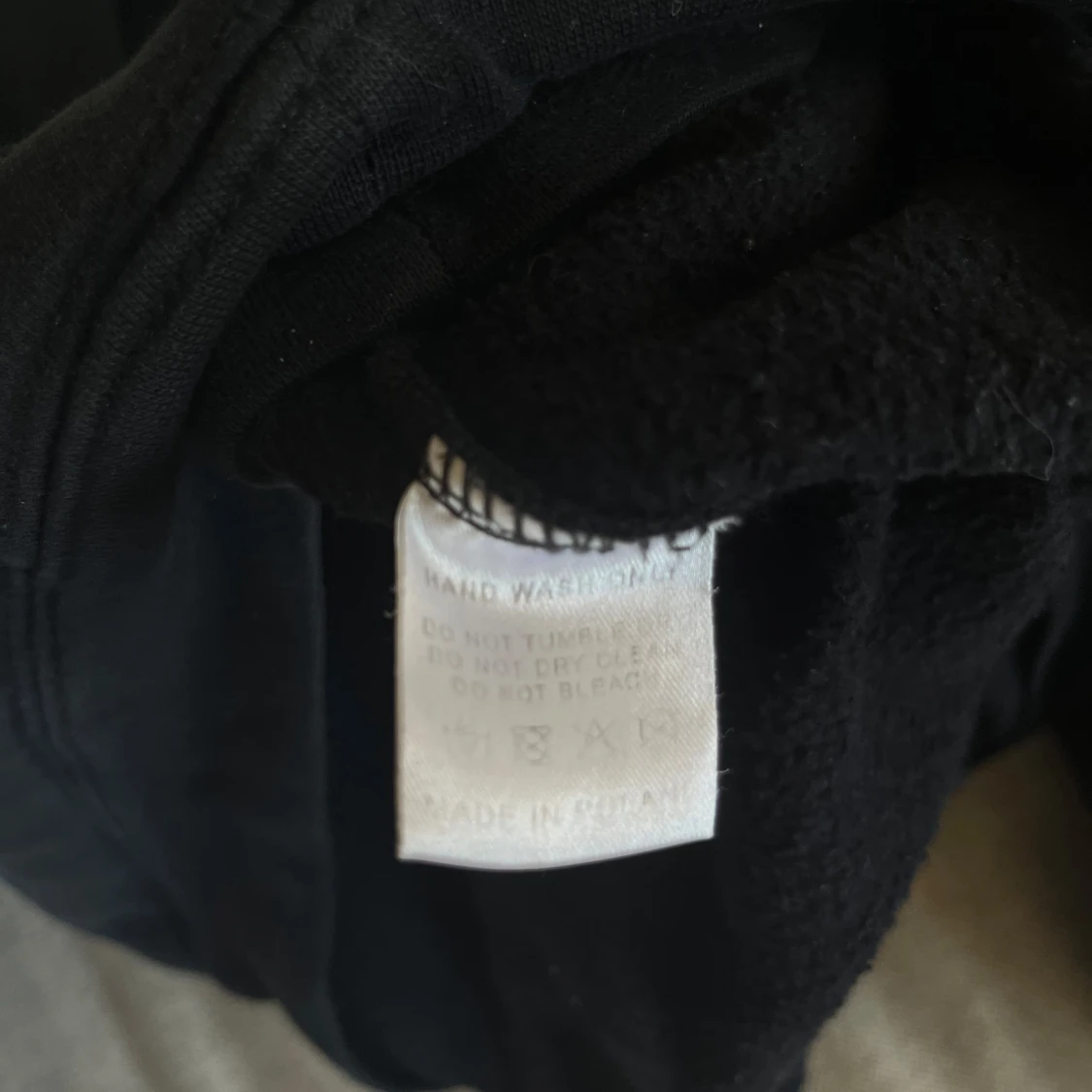 Svart hoodie från The Cool Elephant - 3