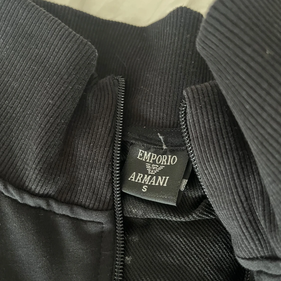 Svart tracksuit från Emporio Armani - 1