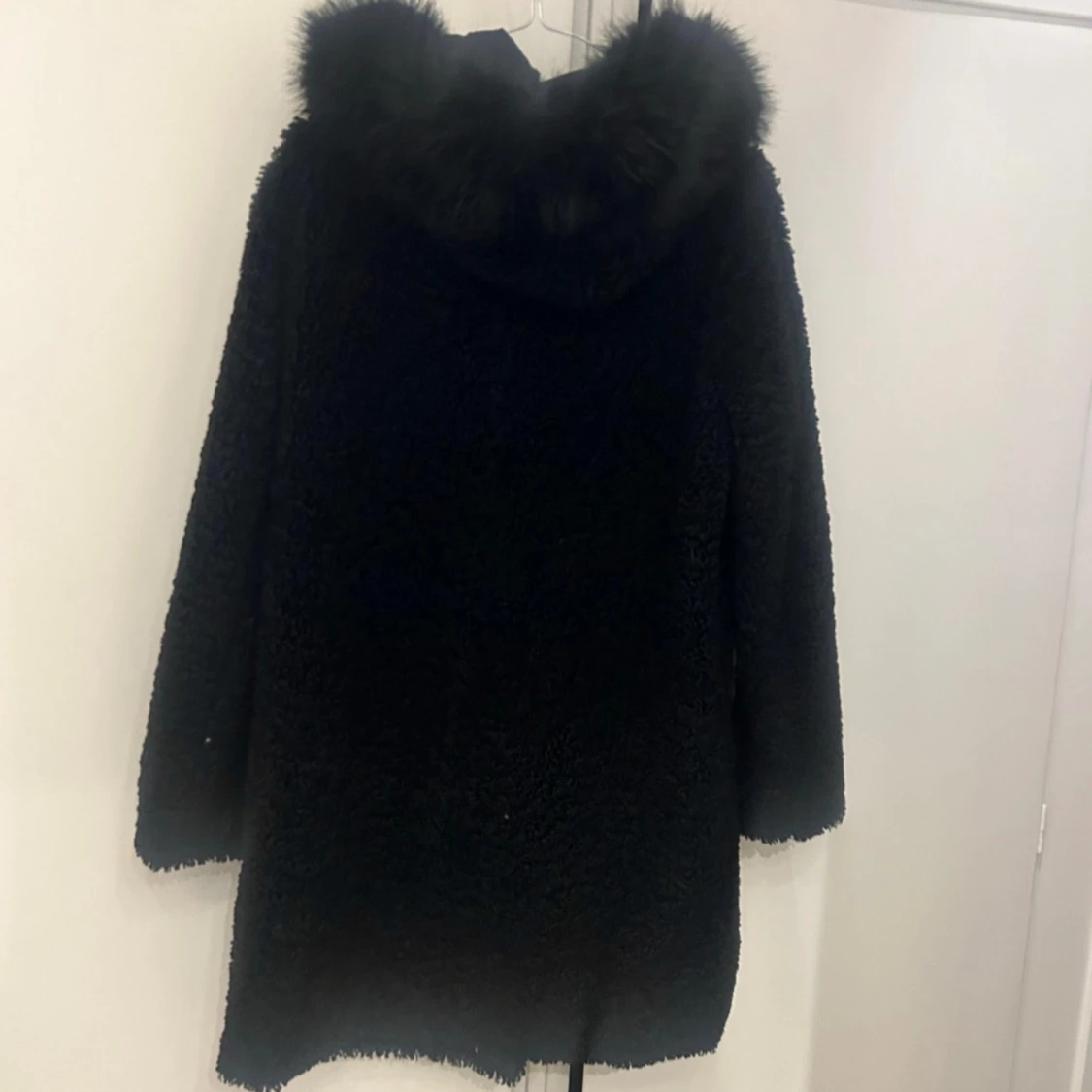 Svart Joplin teddyjacka med pälskrage från Rock & Blue - 3