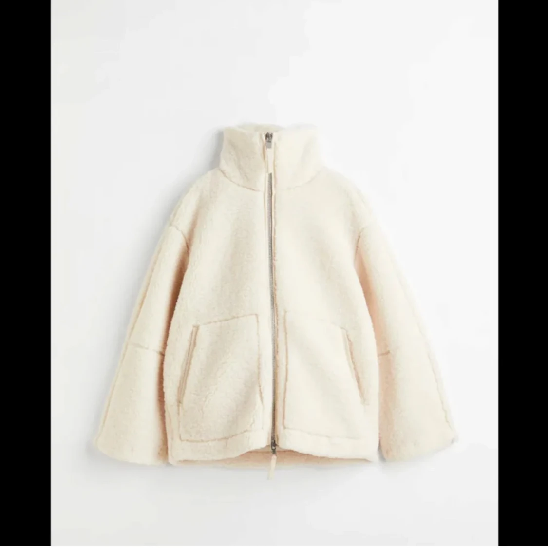 SÖKES (beige/vit teddyjacka) 