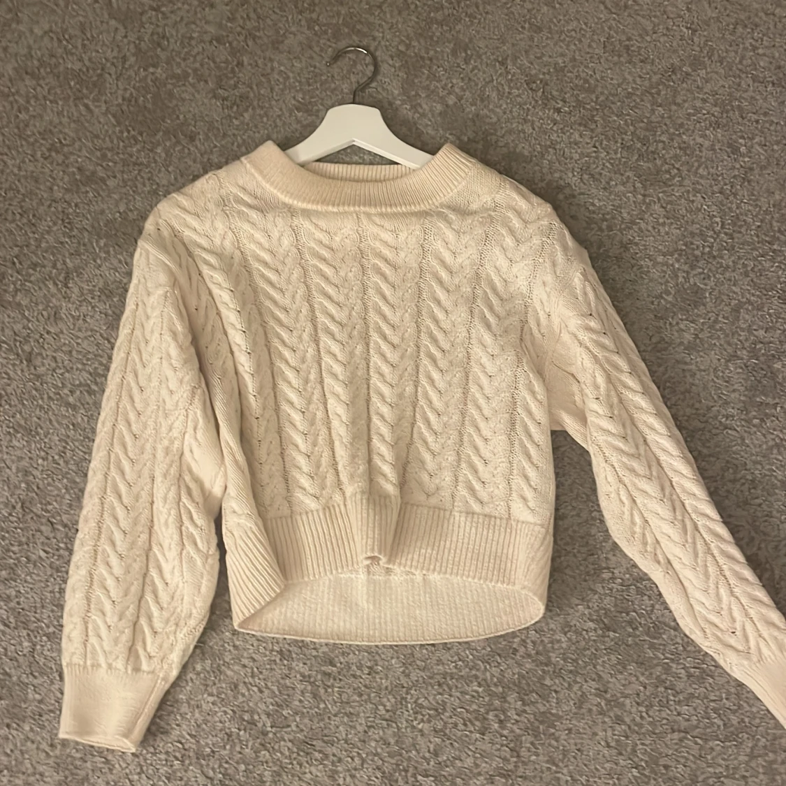 Beige stickad tröja från Vero Moda - 1