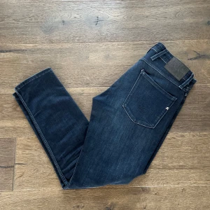 Replay jeans - Replay, Anbass | Storlek: 31/32 |             nypris: 1200kr | vårt pris: 300kr | skick: 10/10 | Färg: Mörkblå | Passform: slimfit