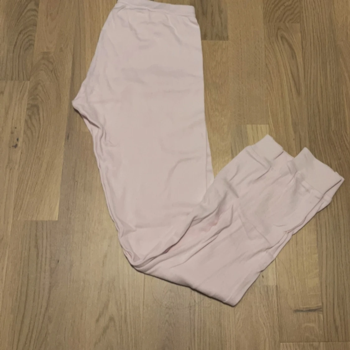 Ljusrosa pyjamasbyxor från Devic