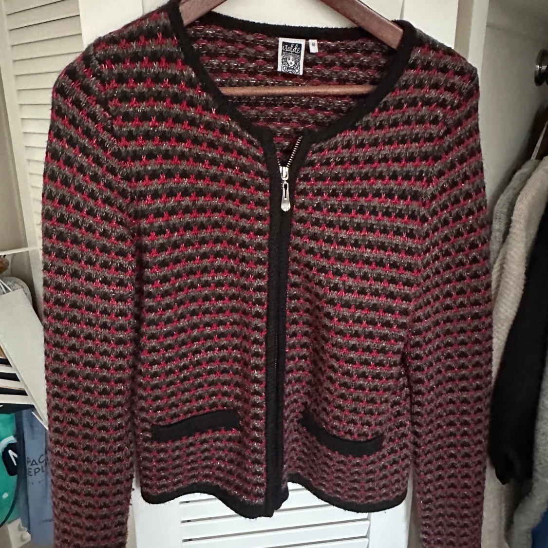 Mönstrad kofta från Isolde