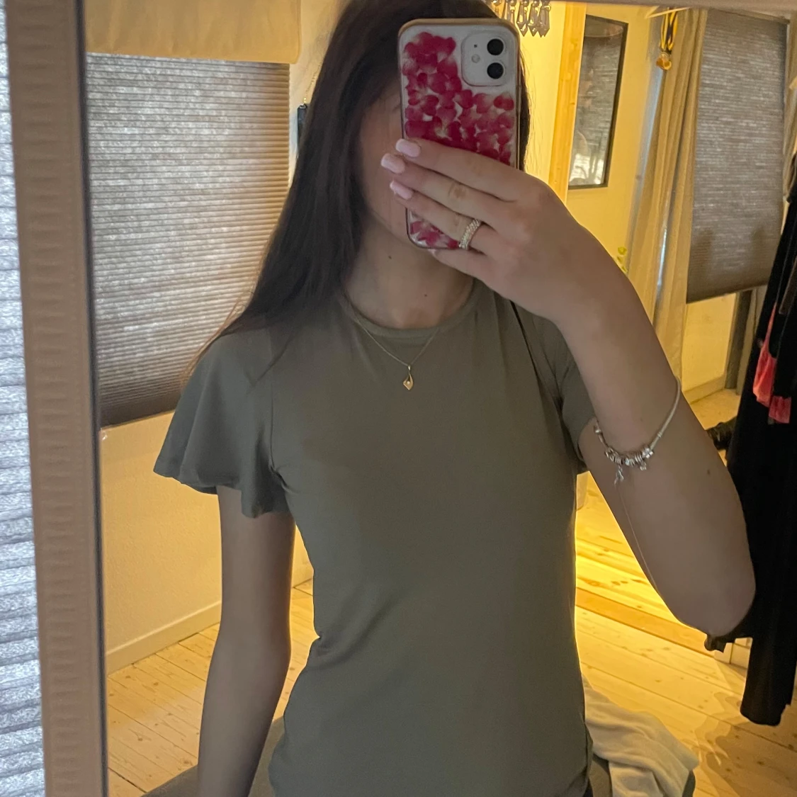 Olivgrön topp med knytning - 1