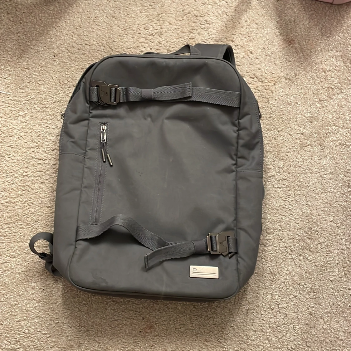 Grå ryggsäck från Db