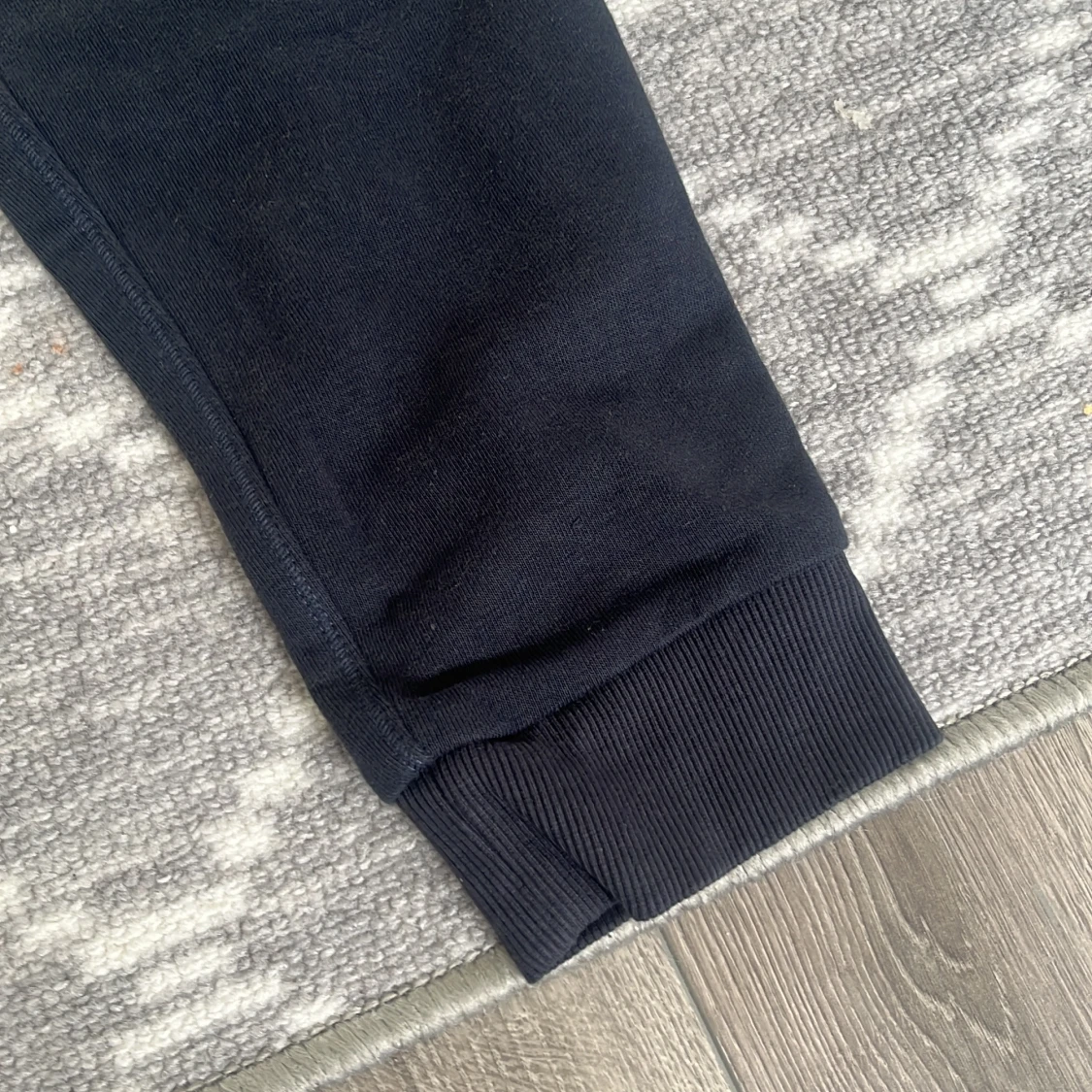 Mörkblåa mjukisbyxor från Peak Performance - 3