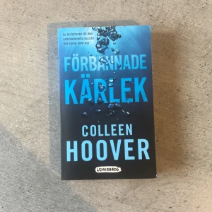 Förbannade kärlek - Känd bok på Tiktok från Colleen Hoover, nyskick
