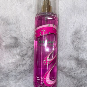 Body Mist av Britney Spears - Endast använt ett par gånger, bra skick.💕
