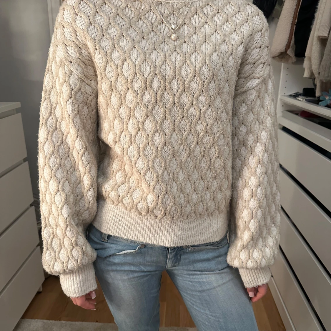 Beige stickad tröja