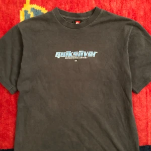 2000s floral quiksilver tee - Boys xl fit s