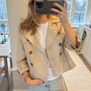 Trenchcoat trekvart - Så så fin! Perfekta vårjackan🤗🤗