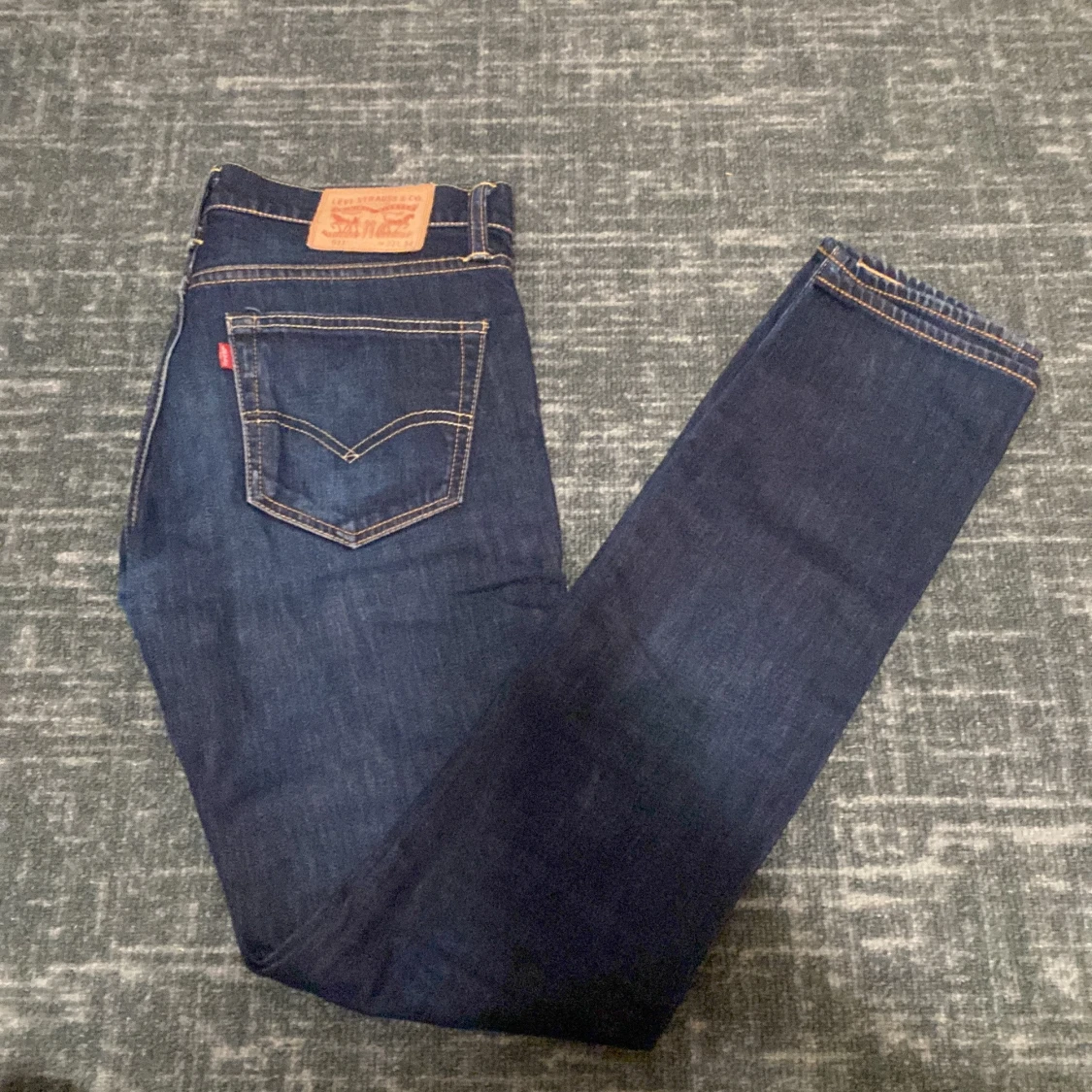 Mörkblå Levis 511 Jeans - 2