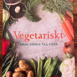 Vegetariskt: Från gröda till föda - En inspirerande kokbok med vegetariska recept från hela världen. Boken erbjuder en mängd olika rätter, från mellanmål till middagar, och hyllar mångfalden av vegetariska livsmedel. Perfekt för både nybörjare och erfarna kockar som vill utforska vegetariska alternativ.