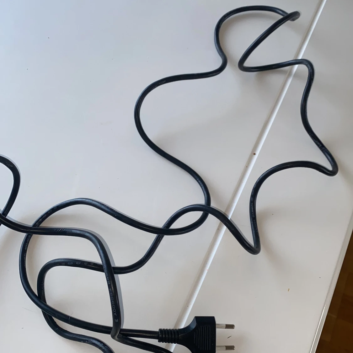 Plattång från CHI med röda detaljer - 1