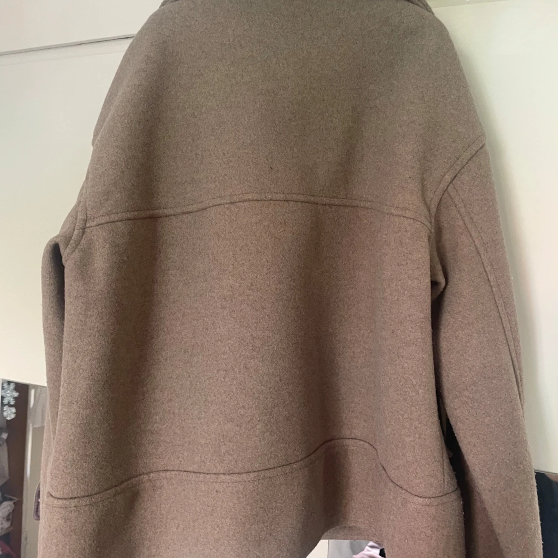 Beige ulljacka med stora fickor - 2