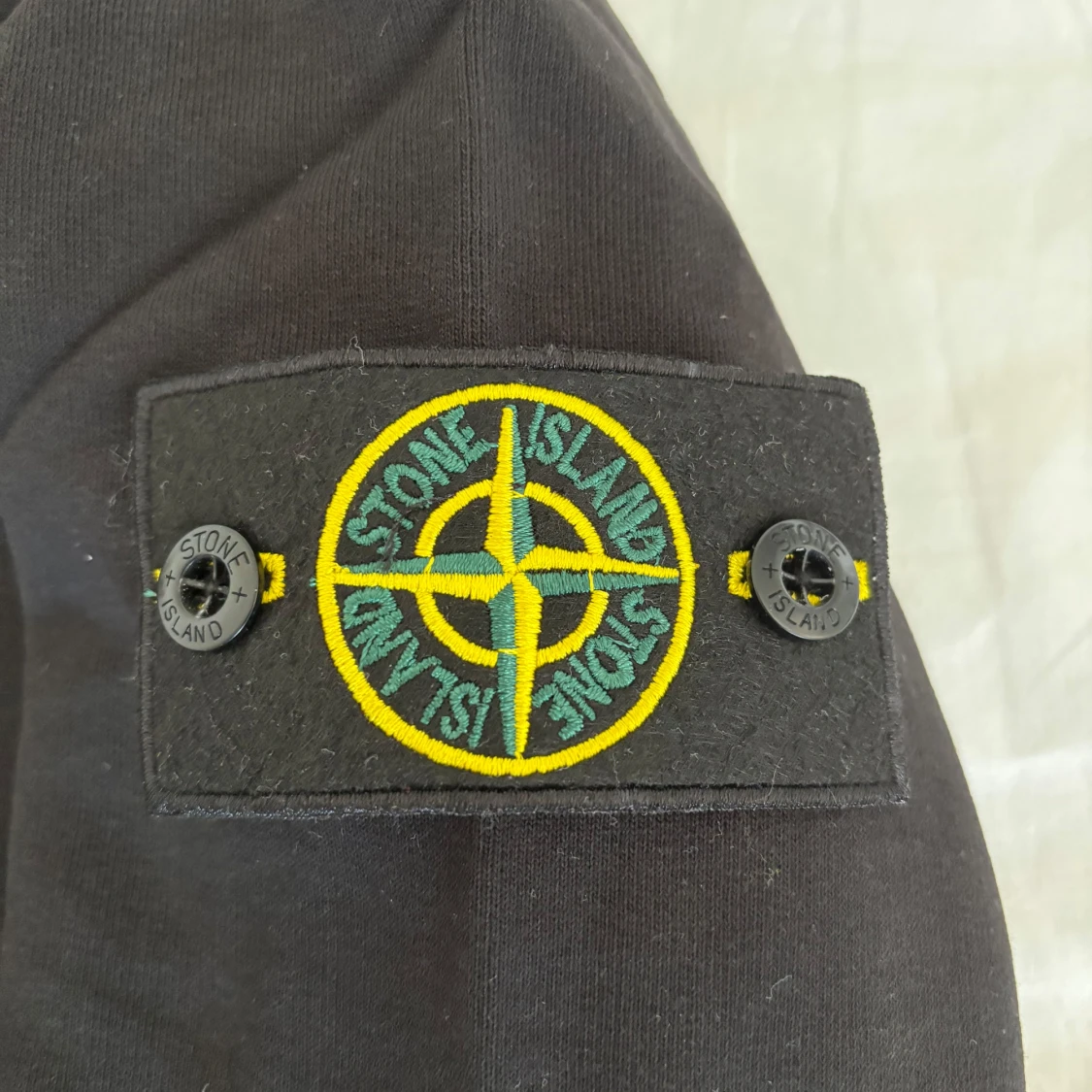 Svart sweatshirt från Stone Island - 1