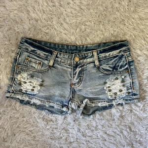 Shorts - Midjemått: 38cm rakt över 💕