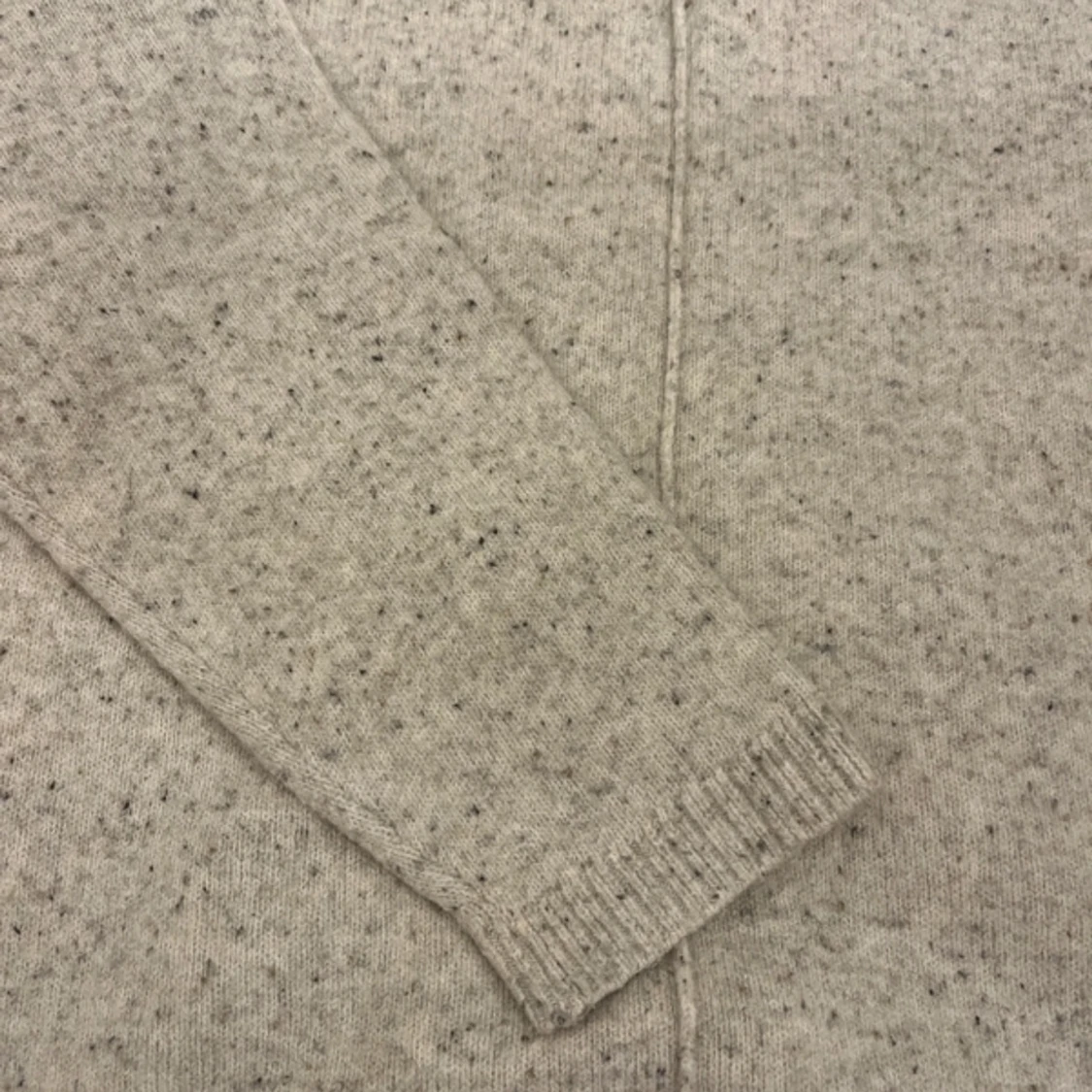 Ljusgrå stickad kofta från bikbok - 1